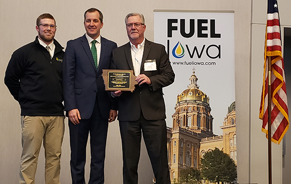 Elliott Oil Company receives the 2020 Secretary's Ethanol Award